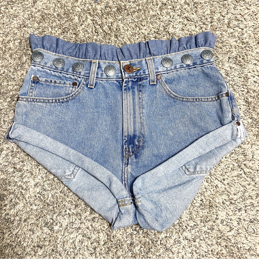 One Teaspoon Limited Edition Women’s Size Small Vintage Style Denim Shorts